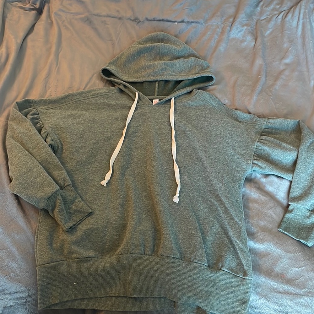 Target brand sweatshirt with cute sleeve detailing